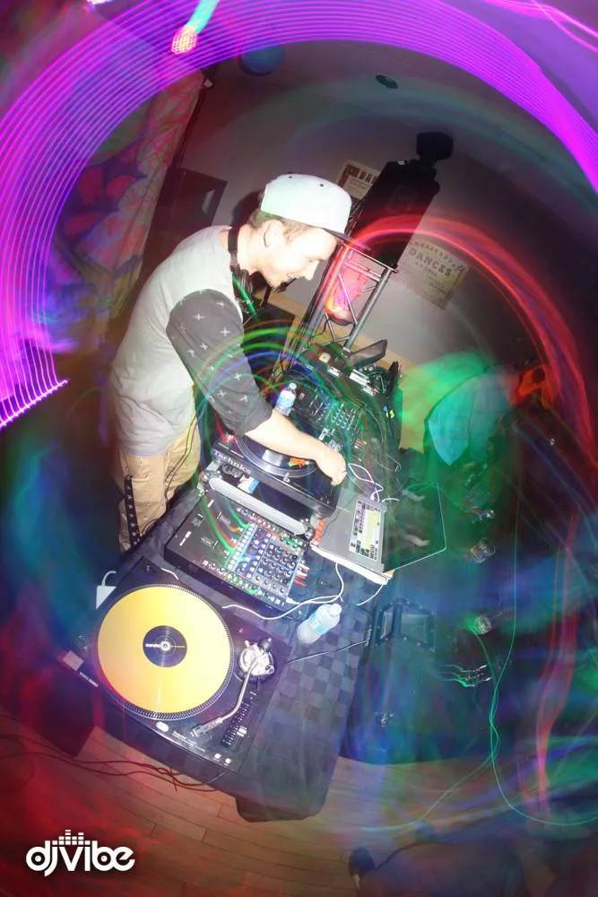 NEON STEVE / PREETI / ROSSLAND BC