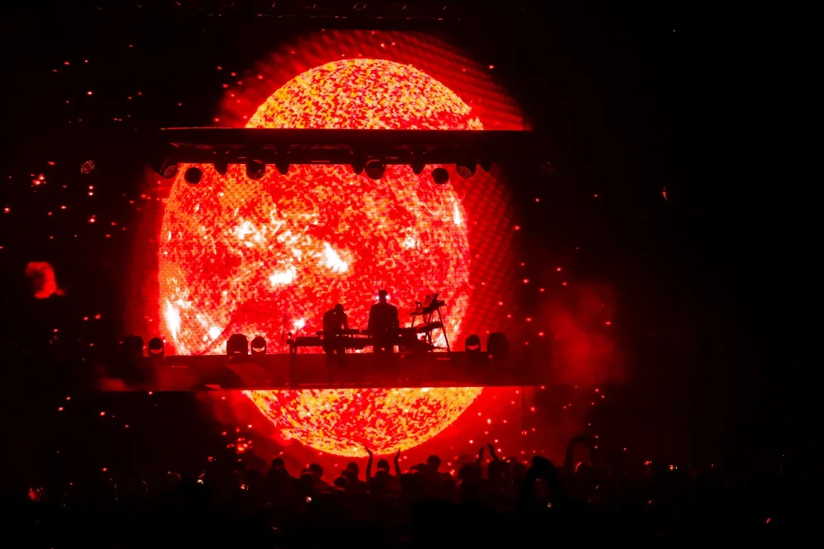 Orbital's Glastonbury 1994 Set Is a Source Tape Now