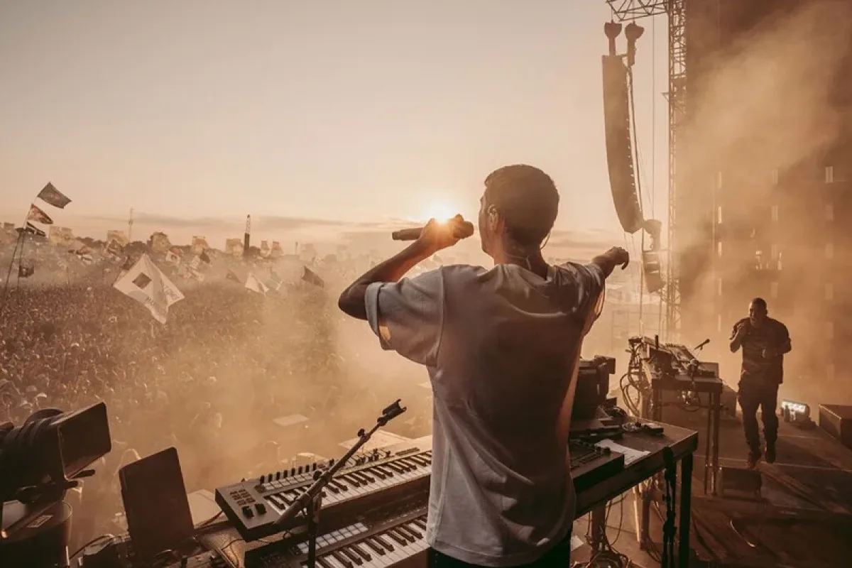 Fred again.. Charts Course for 2025 Following Landmark Year in Electronic Music