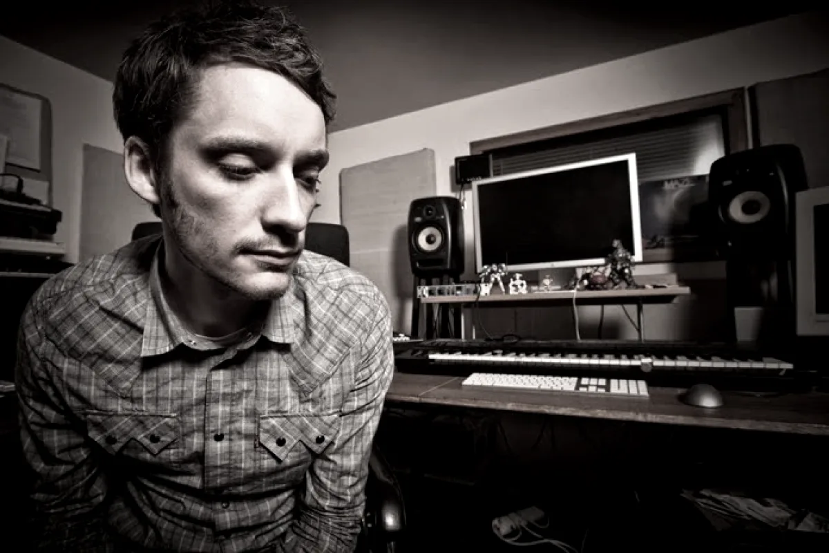 ALEX METRIC LAUNCHES NEW VID + REMIX COMPETITION